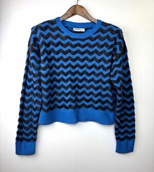 Noisy May Cobalt Blue Black Fuzzy Chevron Cropped Knit Sweater Y2K Retro Graphic